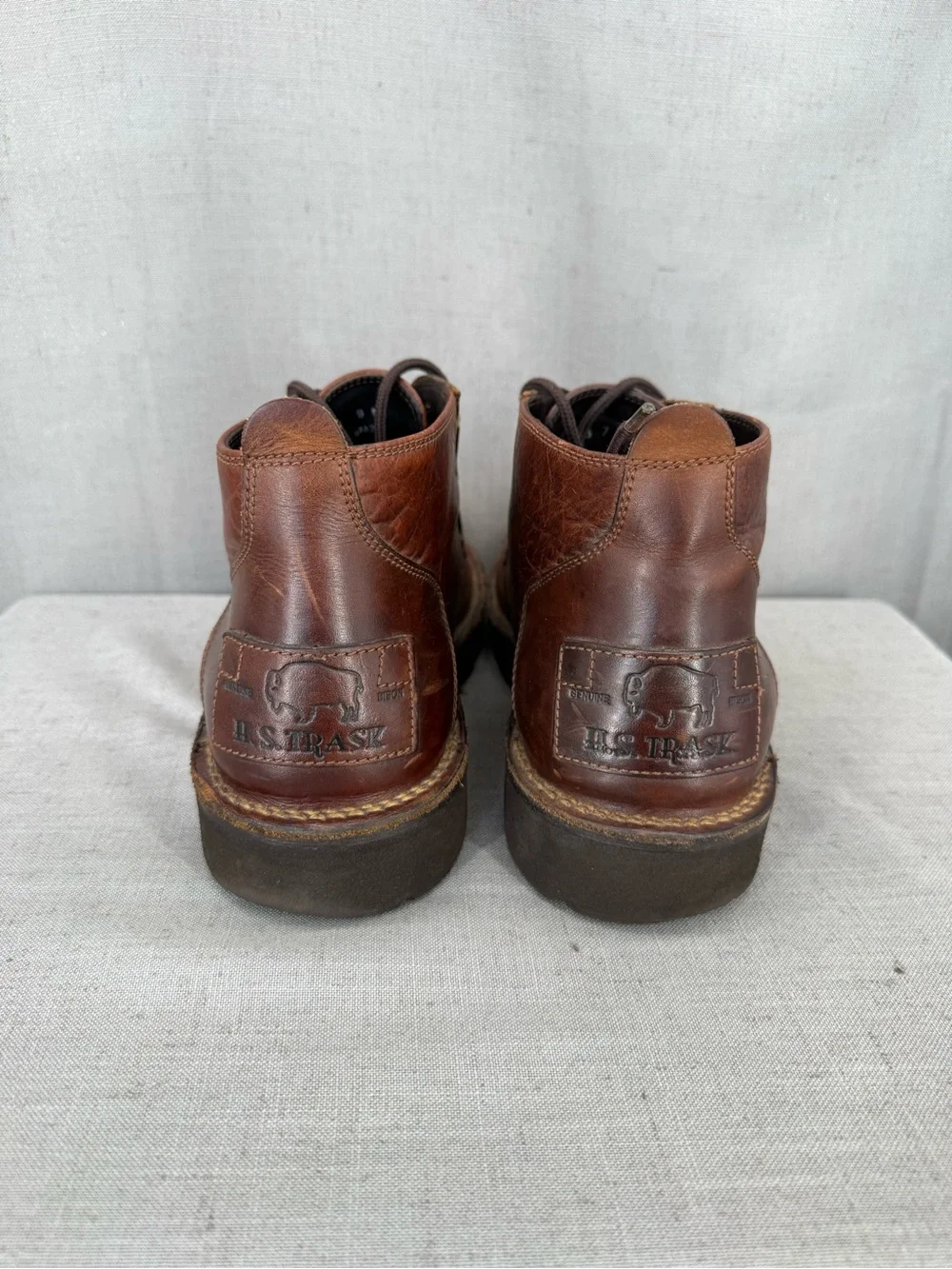 H.S. Trask Classic Chukka Boot 3248 Size 9 Rich Brown Leather Vibram Sole